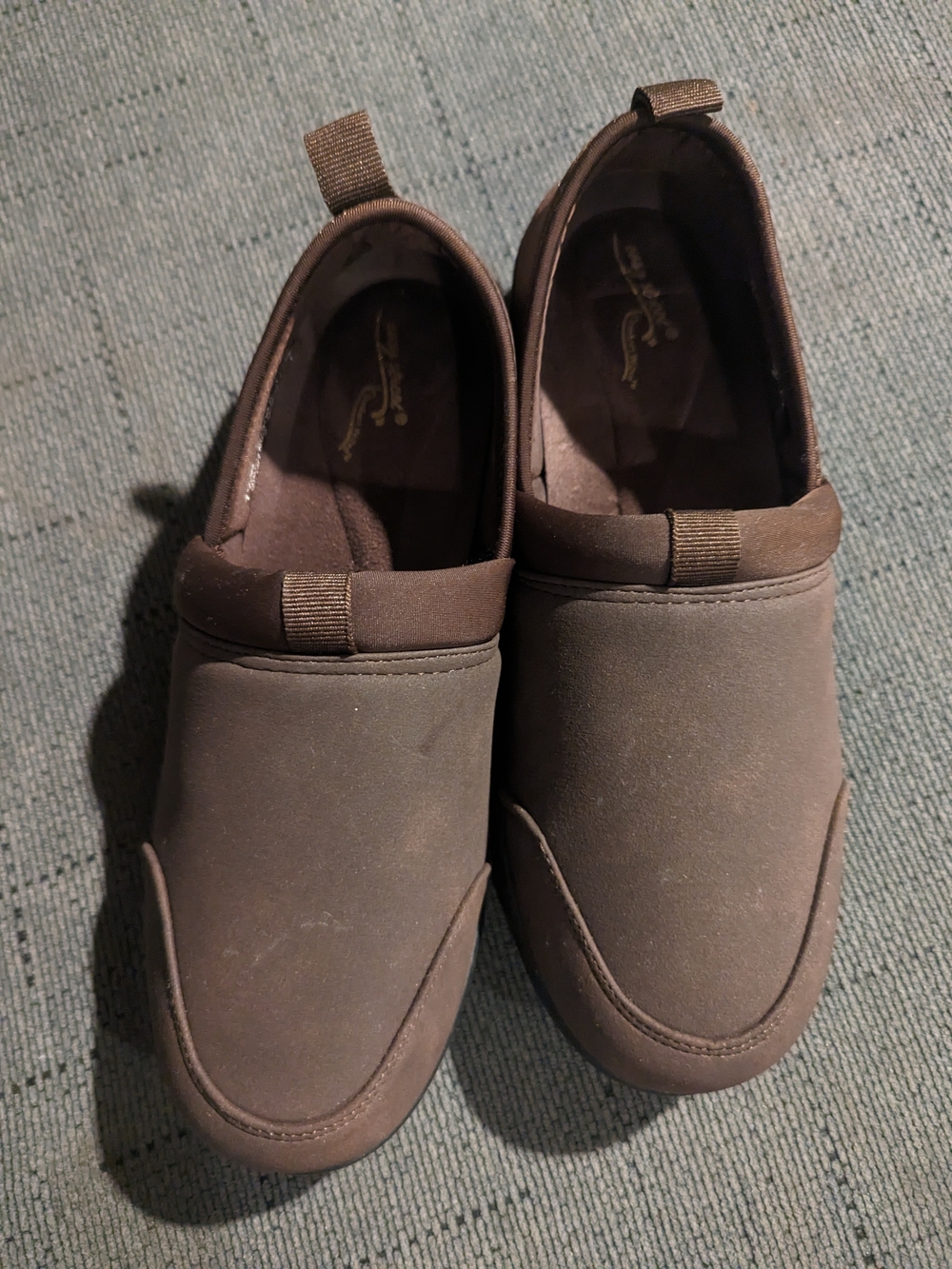 easy street Brown Slip-On Women's Casual Loafers